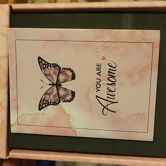 New in box lavender candle - Picture 7 of 10